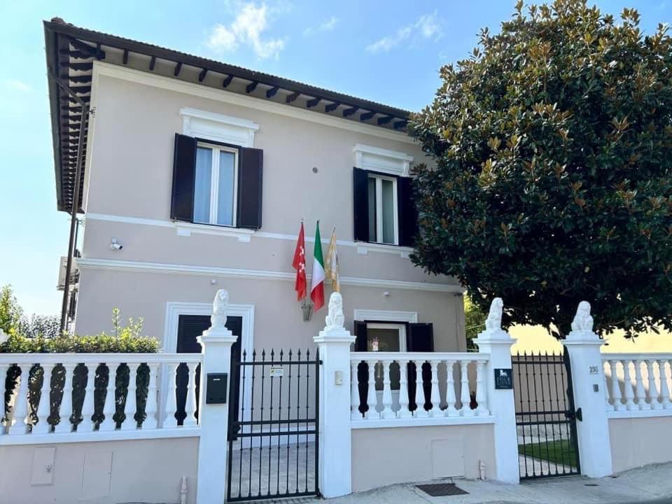 Four Lions Villa Guesthouse Піза Екстер'єр фото